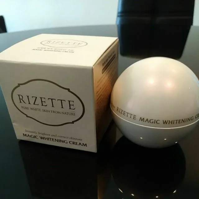 31684 applying rizette cream