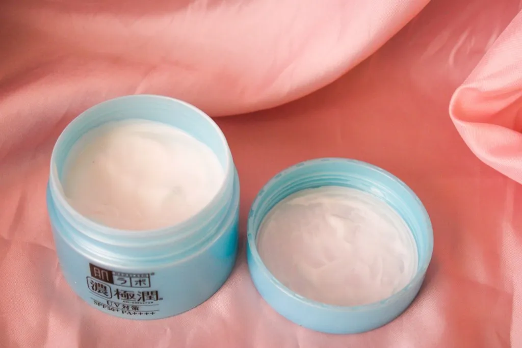 31717 hada labo whitening gel texture