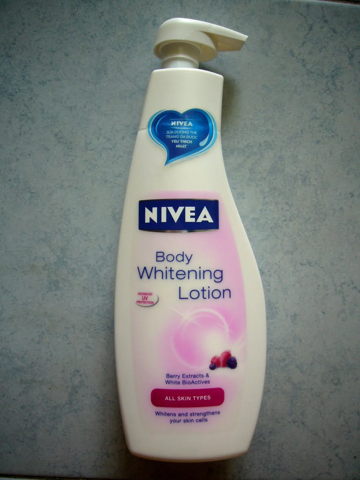 /img/31773-vaseline-vs-nivea-comparison.webp
